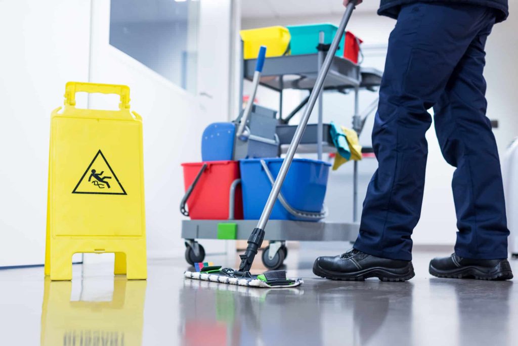 Dachrinnenreinigung für zuverlässigen Schutz Ihrer Immobilie in Bochum