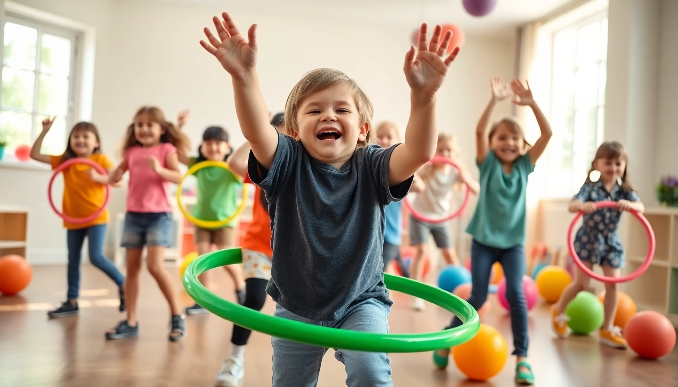 Spielen Kinder drinnen mit verschiedenen Bewegungsangeboten, mehr dazu lesen fuer neue Ideen.